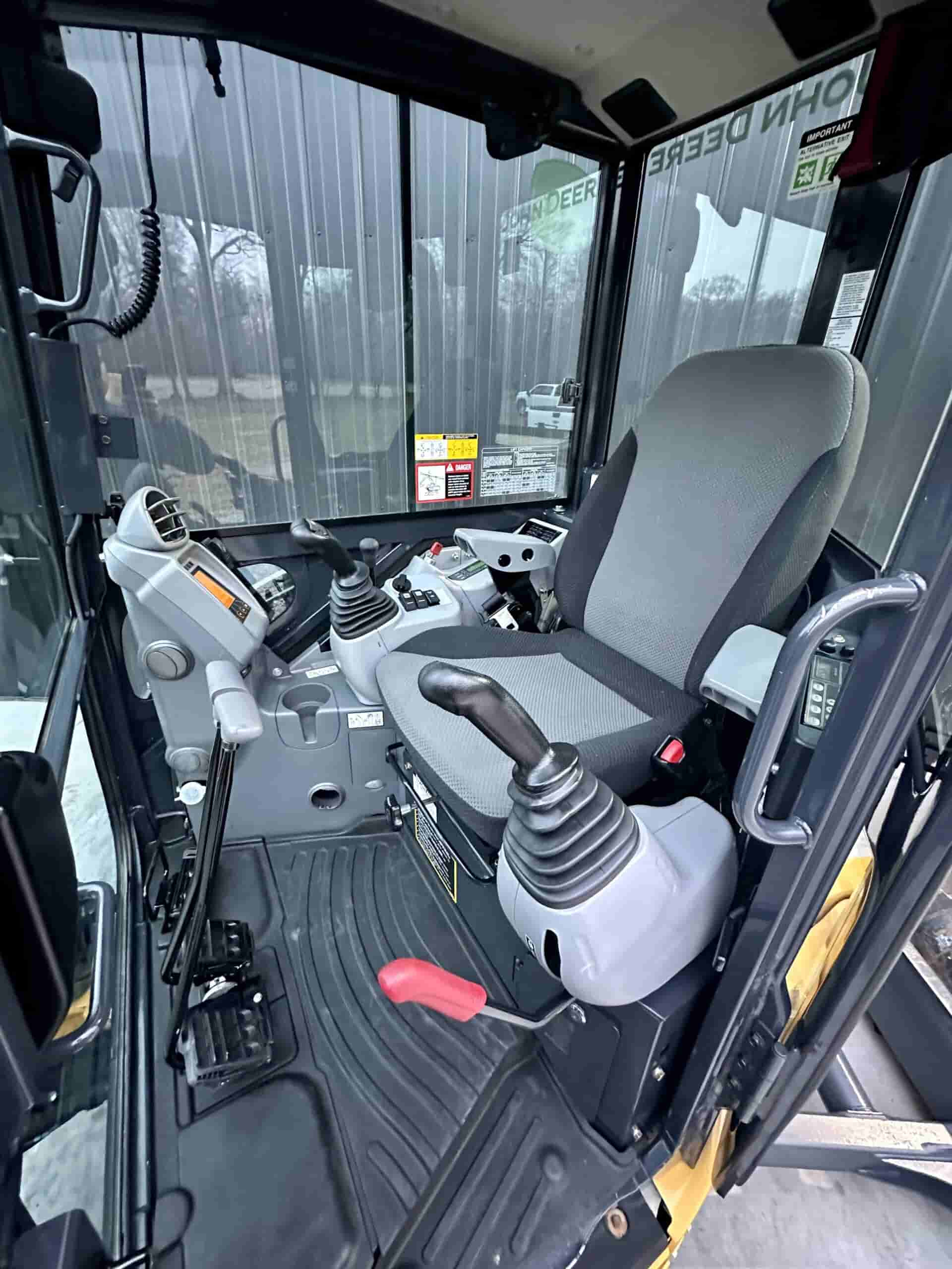 2019 JOHN DEERE 35G CLEAN
